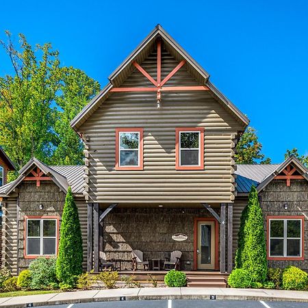 The Mighty Crabapple Manor By Stony Brook Cabins ガトリンバーグ エクステリア 写真