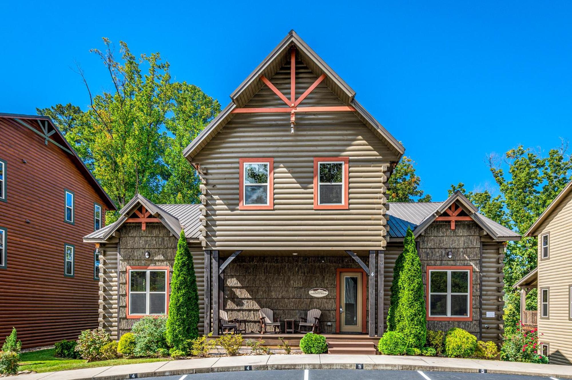 The Mighty Crabapple Manor By Stony Brook Cabins ガトリンバーグ エクステリア 写真